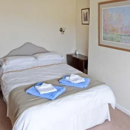 Hornsbarrow Farmhouse * Lupton